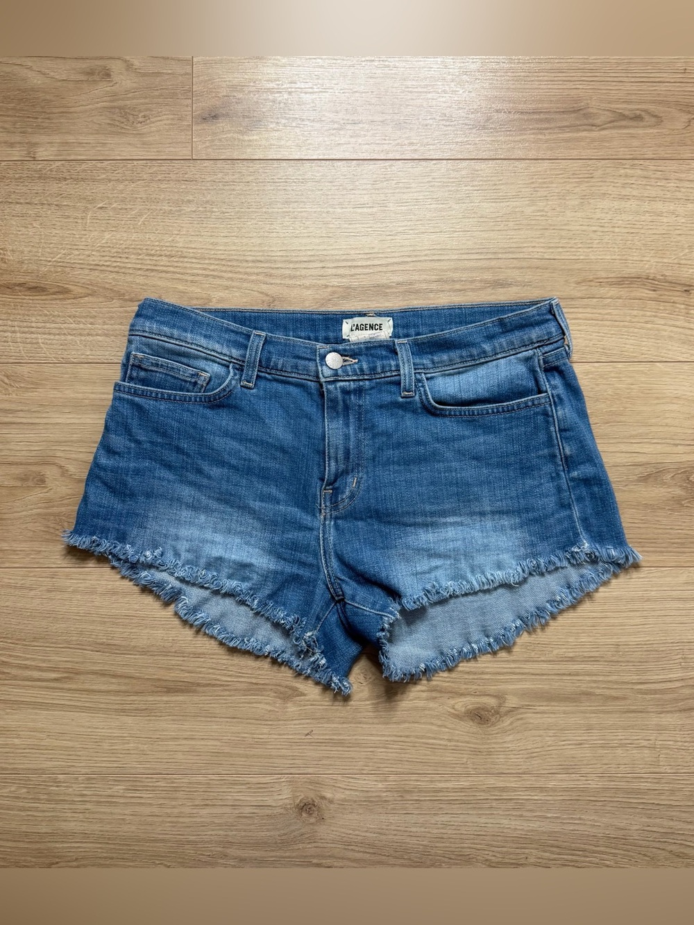 L'AGENCE Zoe Raw Hem Jean Shorts Size 28 - Picture 3 of 7